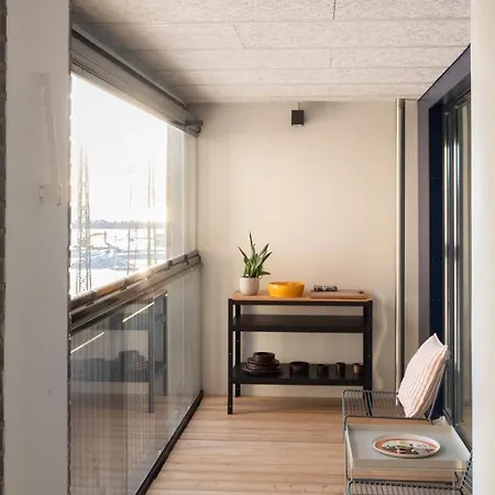 Modern - West Harbour